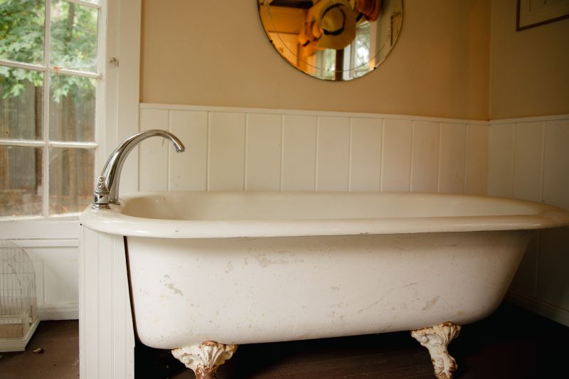 Vintage Style Bathtubs